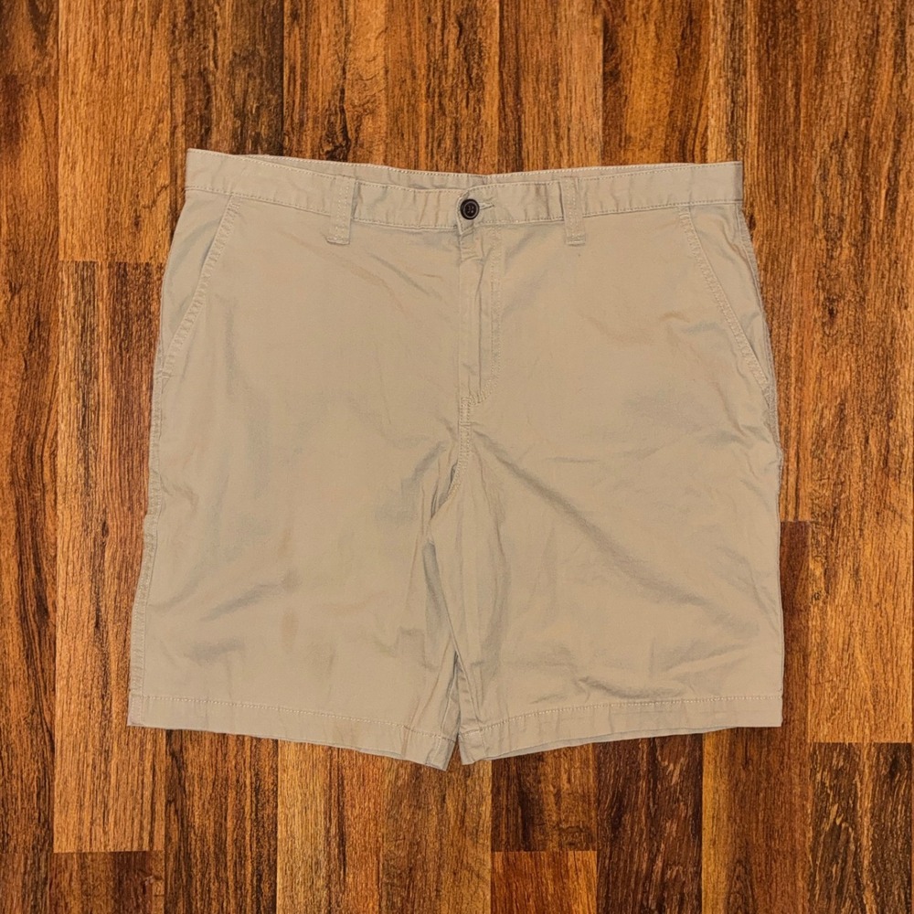 Magellan Outdoors Mens Khaki Chino Shorts Tan Hiking Fishing Size 36W